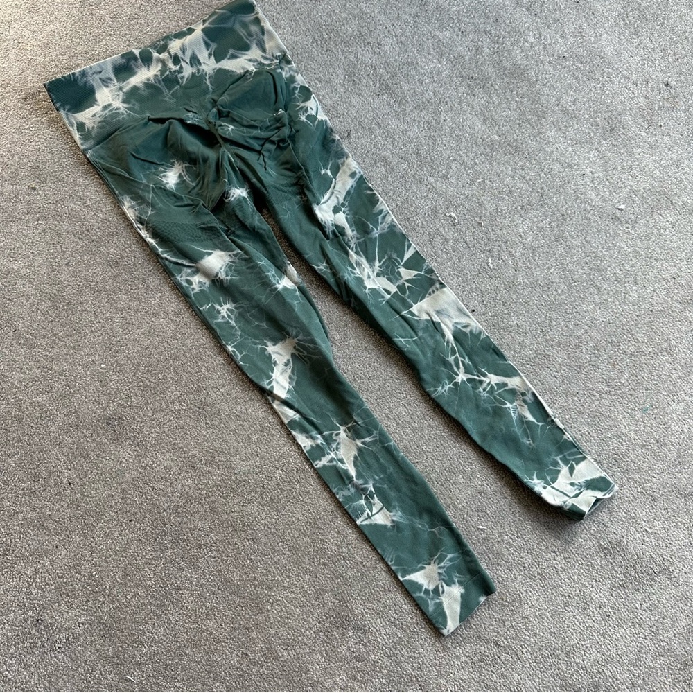 Tie-dye Scrunch Butt Leggings